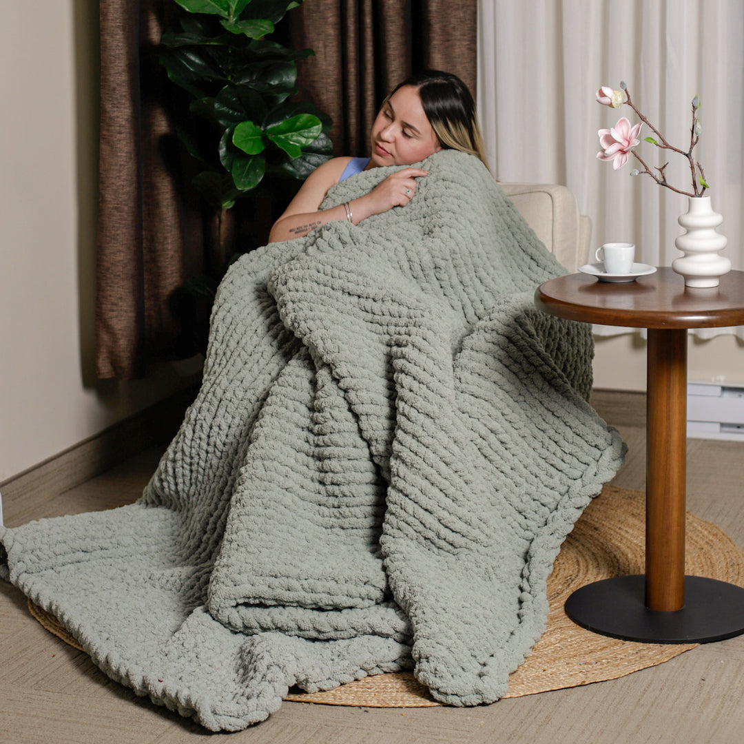 “Basic Pattern” Blanket – Hand-knitted without needles