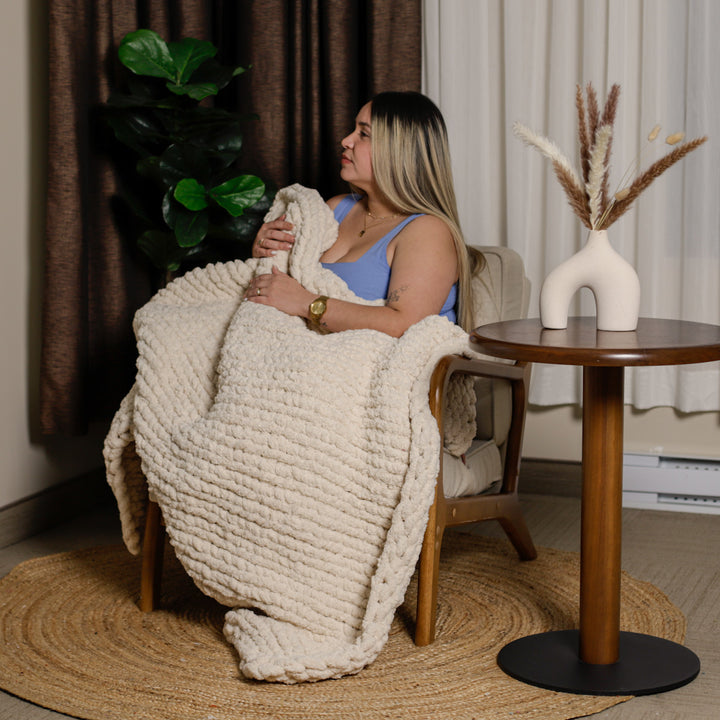 “Basic Pattern” Blanket – Hand-knitted without needles